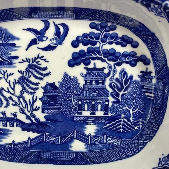 Vintage Allerton’s Blue Willow Oval Serving Bowl - Picture 3 of 10